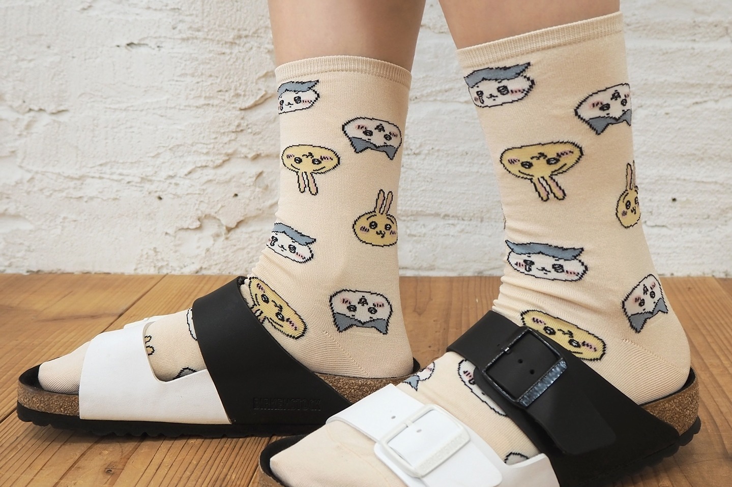 ちいかわ」ソックスが靴下屋で限定発売 - ちいかわ＆ハチワレの