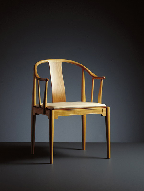 北欧デザインの巨匠ハンス・ウェグナーの椅子展 - 青山で開催 | 写真