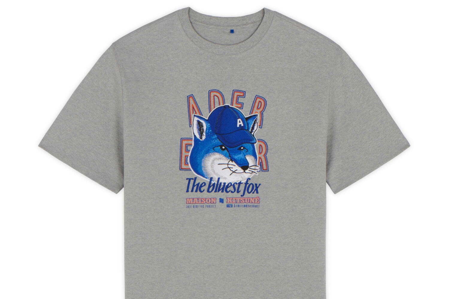 メゾン キツネ、くつろぐ「ブルーフォックス」のフーディ＆Tシャツ 