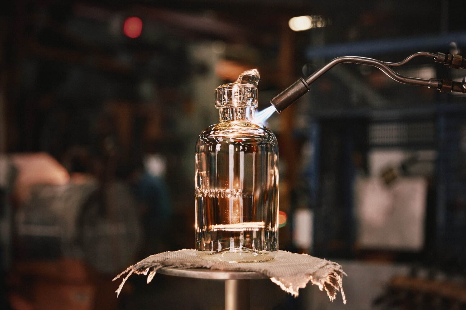 ルイ・ヴィトン×バカラのフレグランス、ローズやウッドの香りを“最高級クリスタルガラス”ボトルで｜写真11