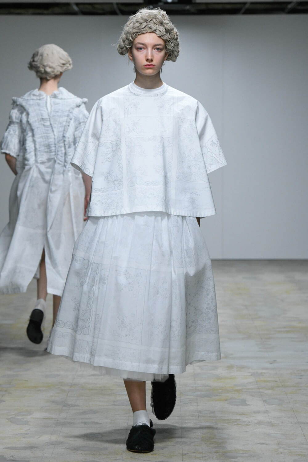 タオ 2022年春夏コレクション - 白に咲く繊細な花々 - ファッションプレス