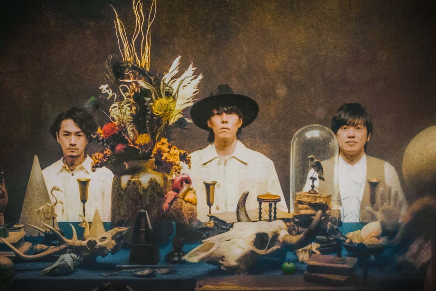 テーマソング｜RADWIMPSの新曲「MAKAFUKA」新作ゲーム『グランサガ』テーマ曲に、川村元気のアニメも