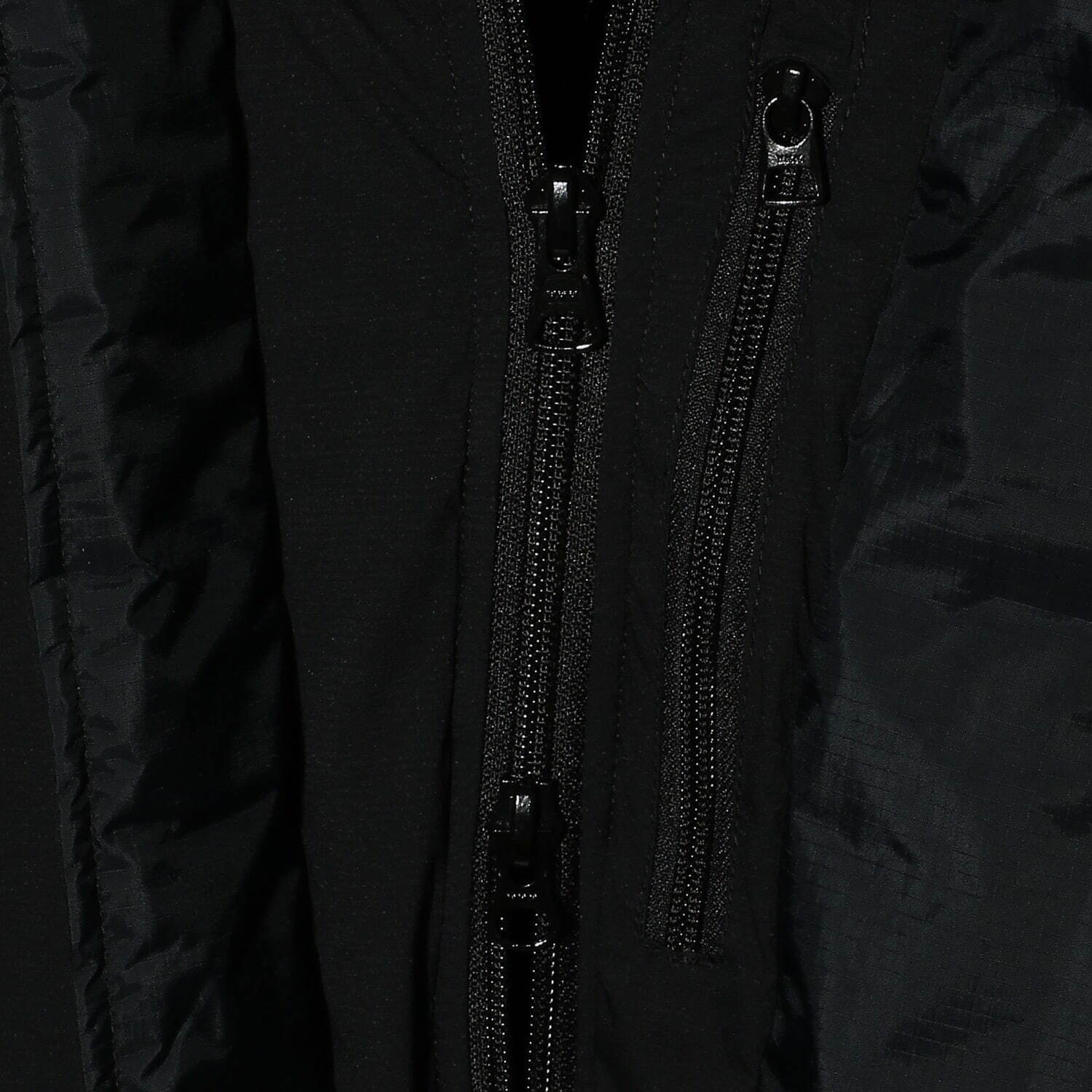 デンハム×ナンガのダウンジャケット、高品質羽毛を採用したショート丈＆ボックスシルエットの2型｜写真21