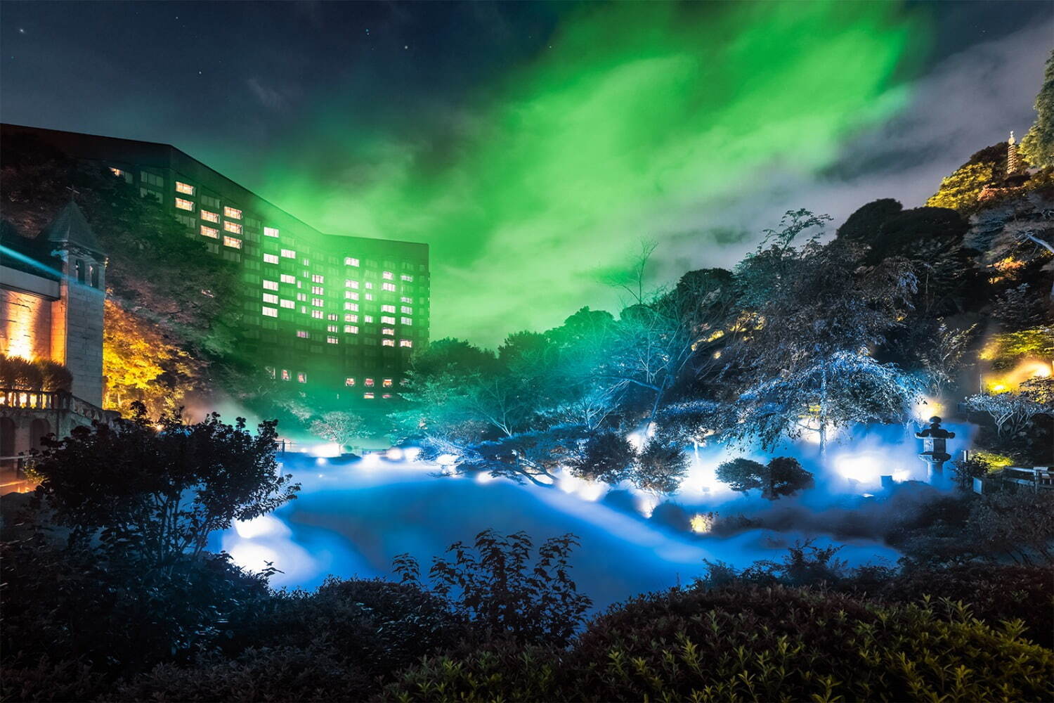 ホテル椿山荘東京 森のオーロラ 冬の 光の絶景 を庭園で オーロラ独り占めプランやハイティーも ファッションプレス