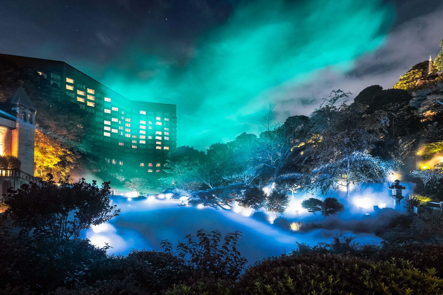 庭園｜ホテル椿山荘東京「森のオーロラ」冬の“光の絶景”を庭園で、オーロラ独り占めプランやハイティーも