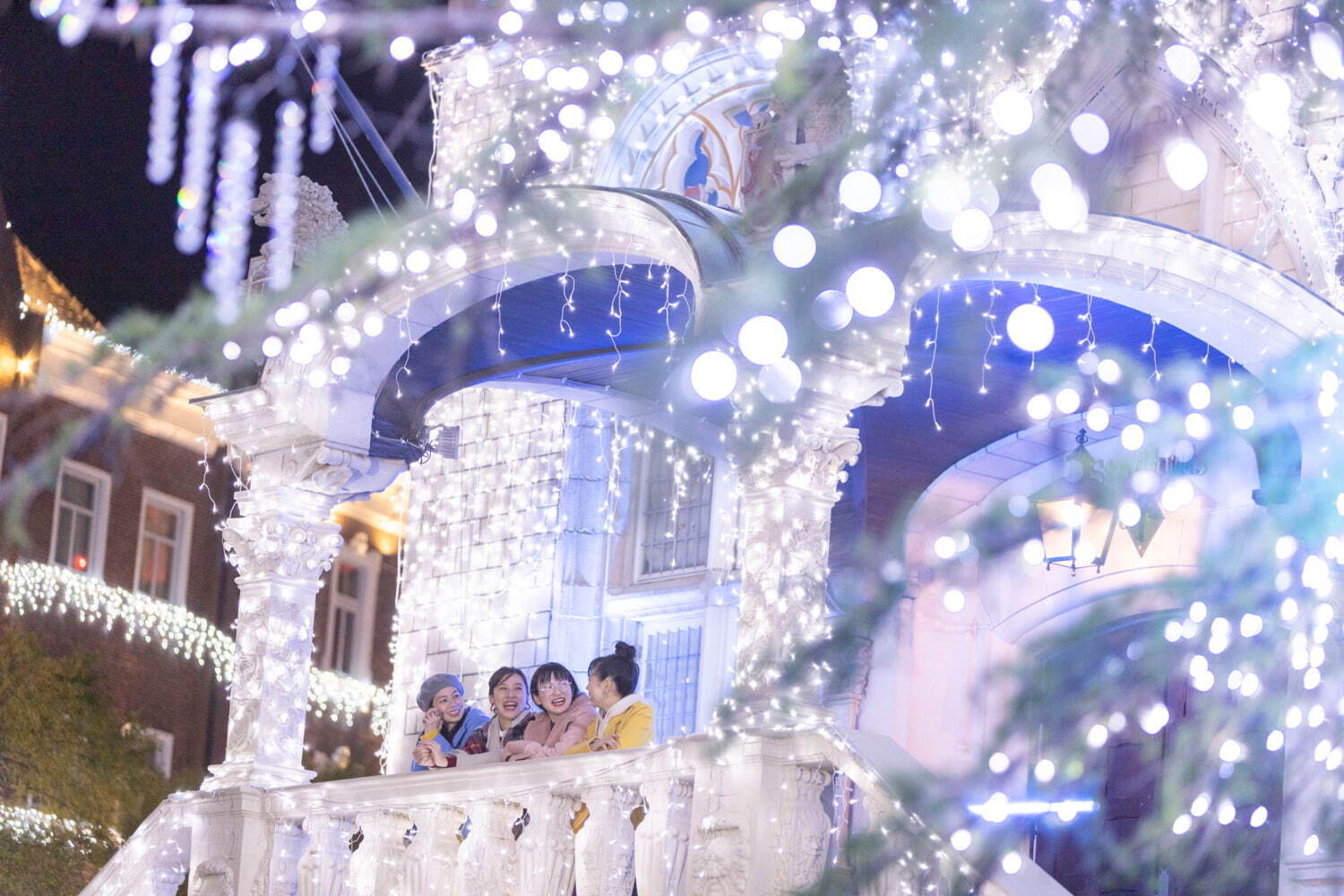 長崎・ハウステンボス「光の街のクリスマス」“白銀”イルミネーションや花火、クリスマスマーケットも｜写真16