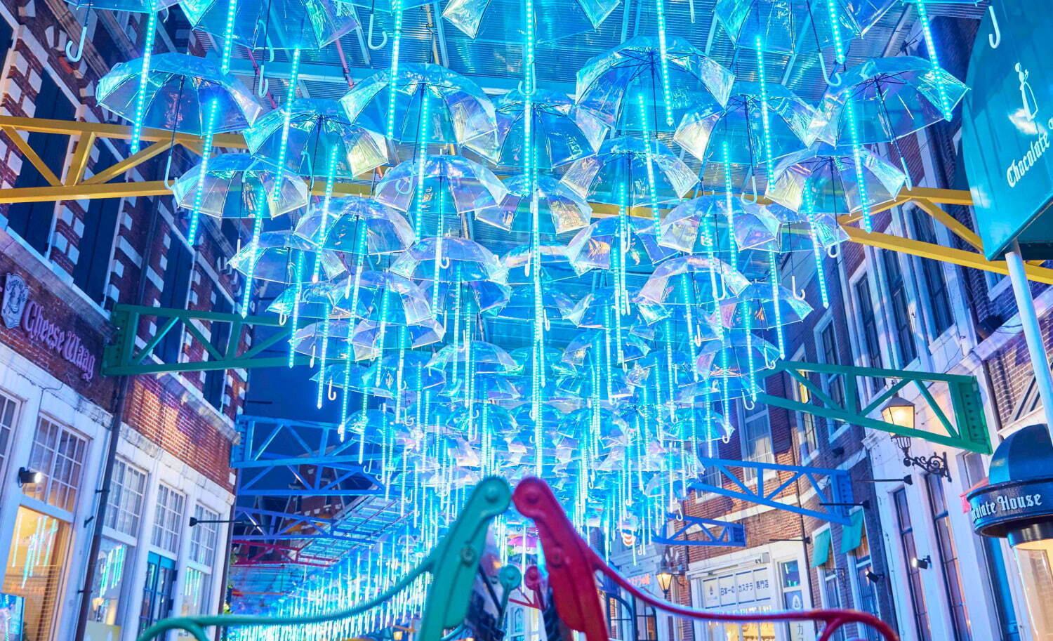 長崎・ハウステンボス「光の街のクリスマス」“白銀”イルミネーションや花火、クリスマスマーケットも｜写真17