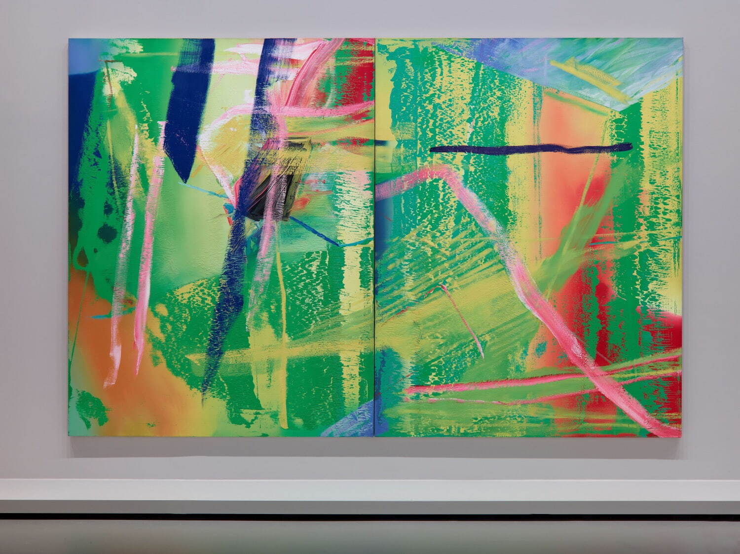 ゲルハルト・リヒター《LILAK》1982年 260×400cm フォンダシオン ルイ・ヴィトンでの展示風景 (2018年) © Gerhard Richter Photo credits: © Fondation Louis Vuitton / Marc Domage