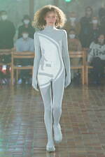 ミキオサカベ 2022年春夏コレクション - マクロな視点で表現する“ミニマリズム”｜写真3