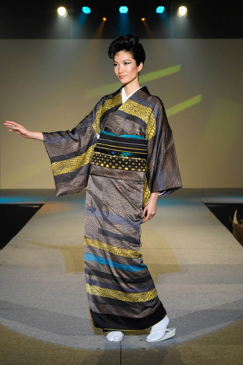 綺萌野 青野工房(KIMONO AONOKOUBOU) 2021-22年秋冬ウィメンズ&メンズコレクション シルエット - 写真2