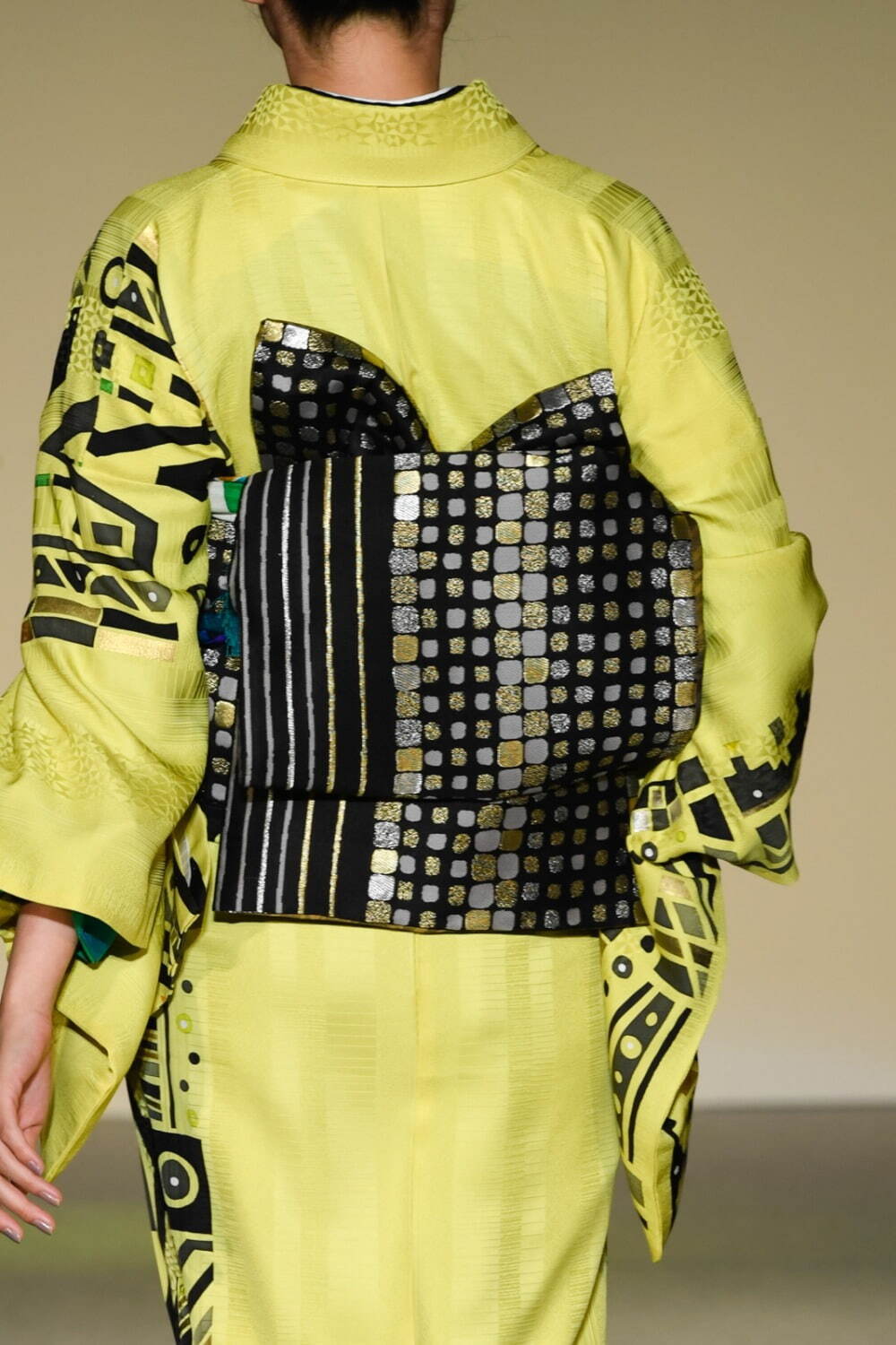 綺萌野 青野工房 2021-22年秋冬<span>コレクション</span> - 写真24