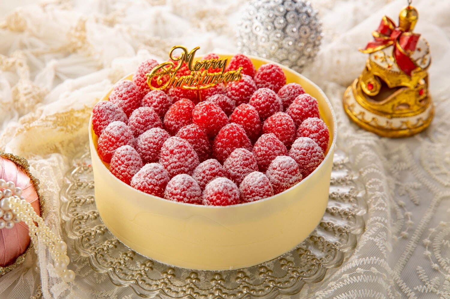 ヒルトン東京「ウェディング」イメージのクリスマスケーキ、ブーケやティアラをスイーツで表現｜写真6
