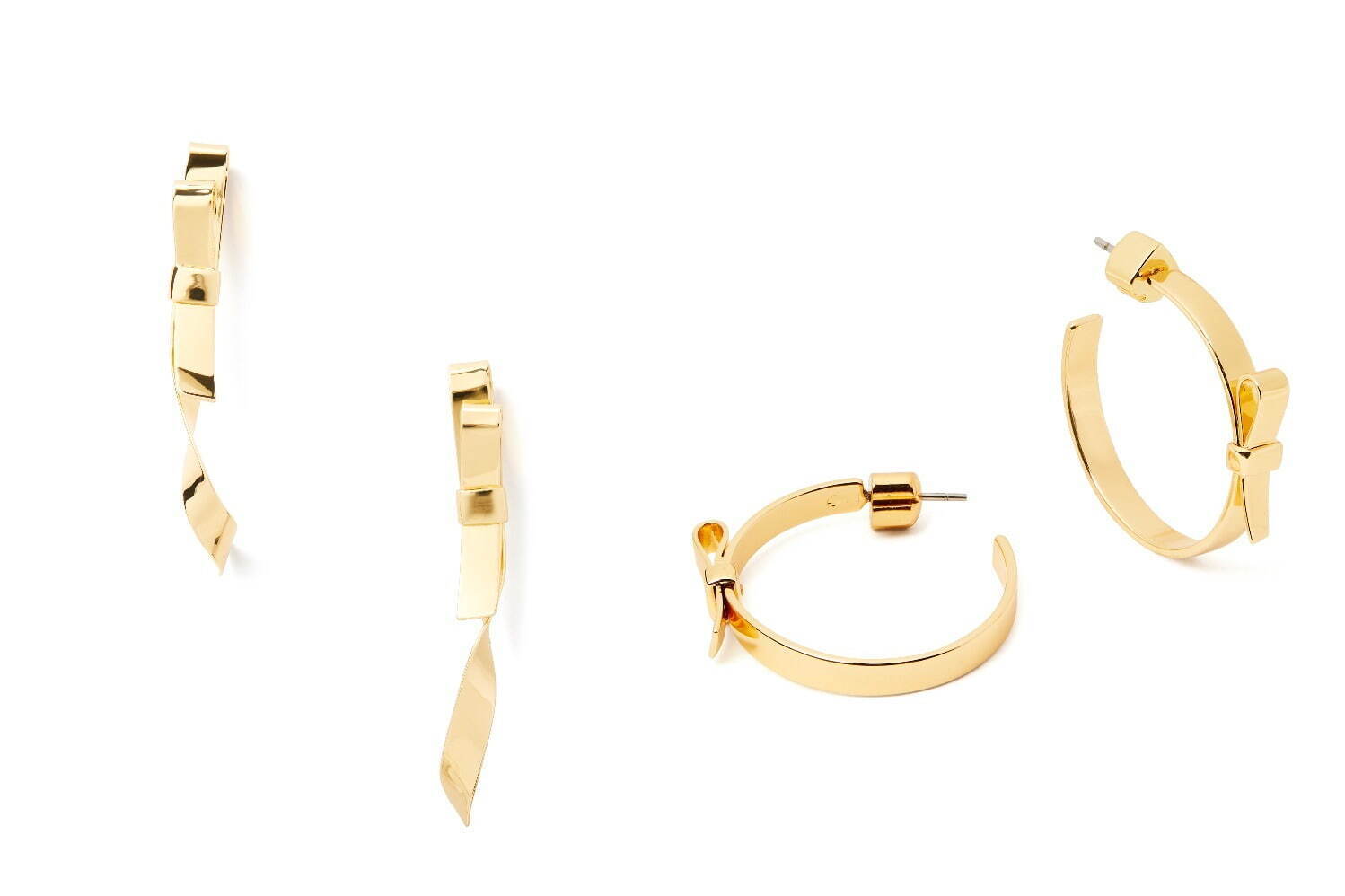 左から)bow linear earrings 17,600円、bow hoops 13,200円
※2021年12月上旬発売予定。