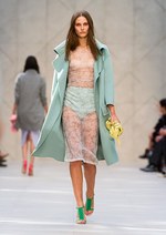 バーバリー プローサム 2014年春夏ウィメンズコレクション - 軽やかな素材で女性らしい繊細さを表現｜写真8