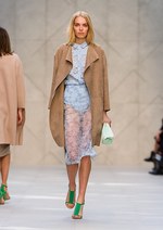 バーバリー プローサム 2014年春夏ウィメンズコレクション - 軽やかな素材で女性らしい繊細さを表現｜写真16