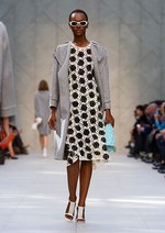 バーバリー プローサム 2014年春夏ウィメンズコレクション - 軽やかな素材で女性らしい繊細さを表現｜写真22