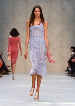 バーバリー プローサム 2014年春夏ウィメンズコレクション - 軽やかな素材で女性らしい繊細さを表現｜写真42