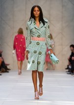 バーバリー プローサム 2014年春夏ウィメンズコレクション - 軽やかな素材で女性らしい繊細さを表現｜写真46