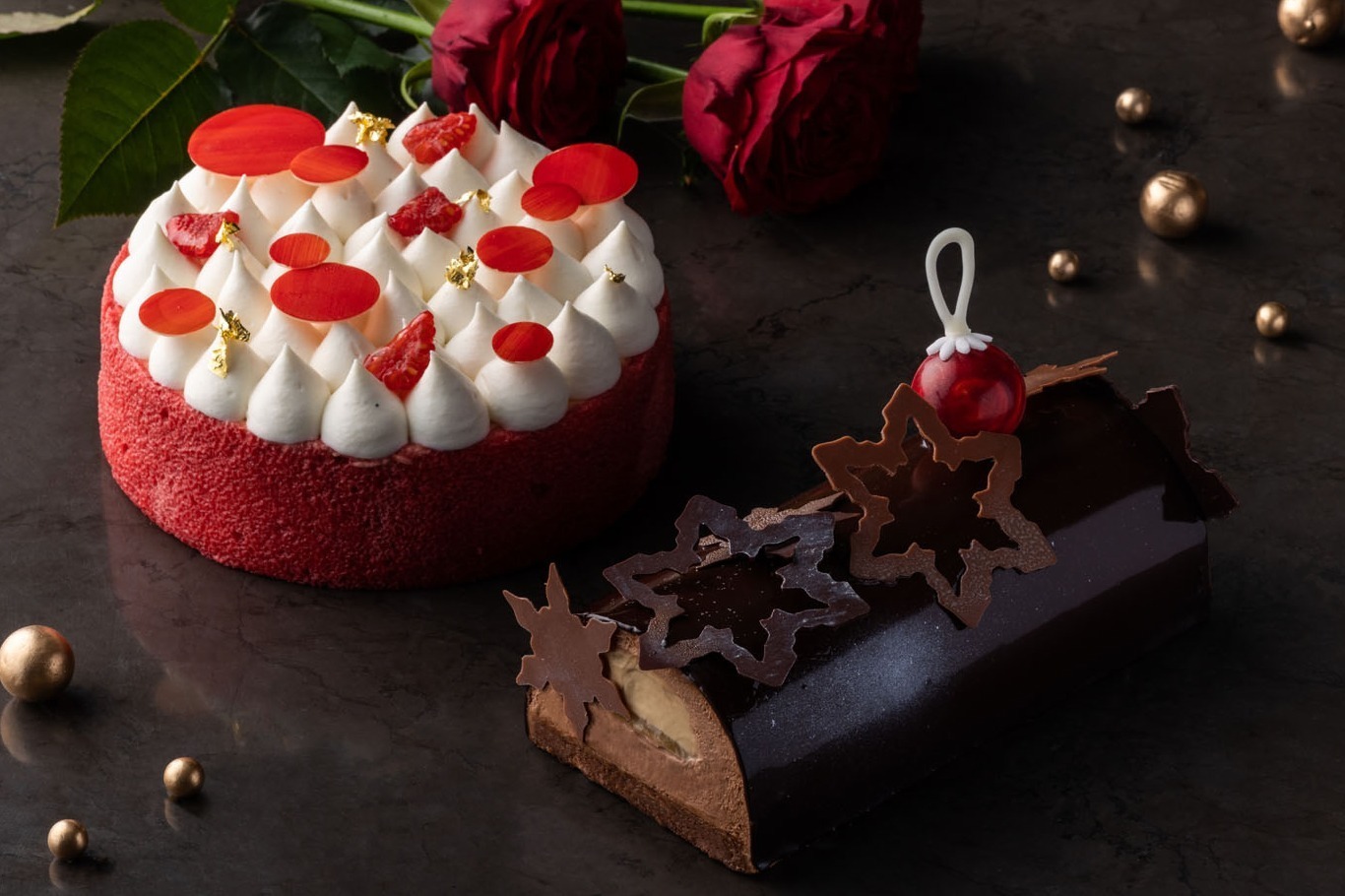 クリスマス｜フォーシーズンズホテル京都のクリスマスケーキ、フランボワーズのジュレを包んだシャンパンムースケーキ