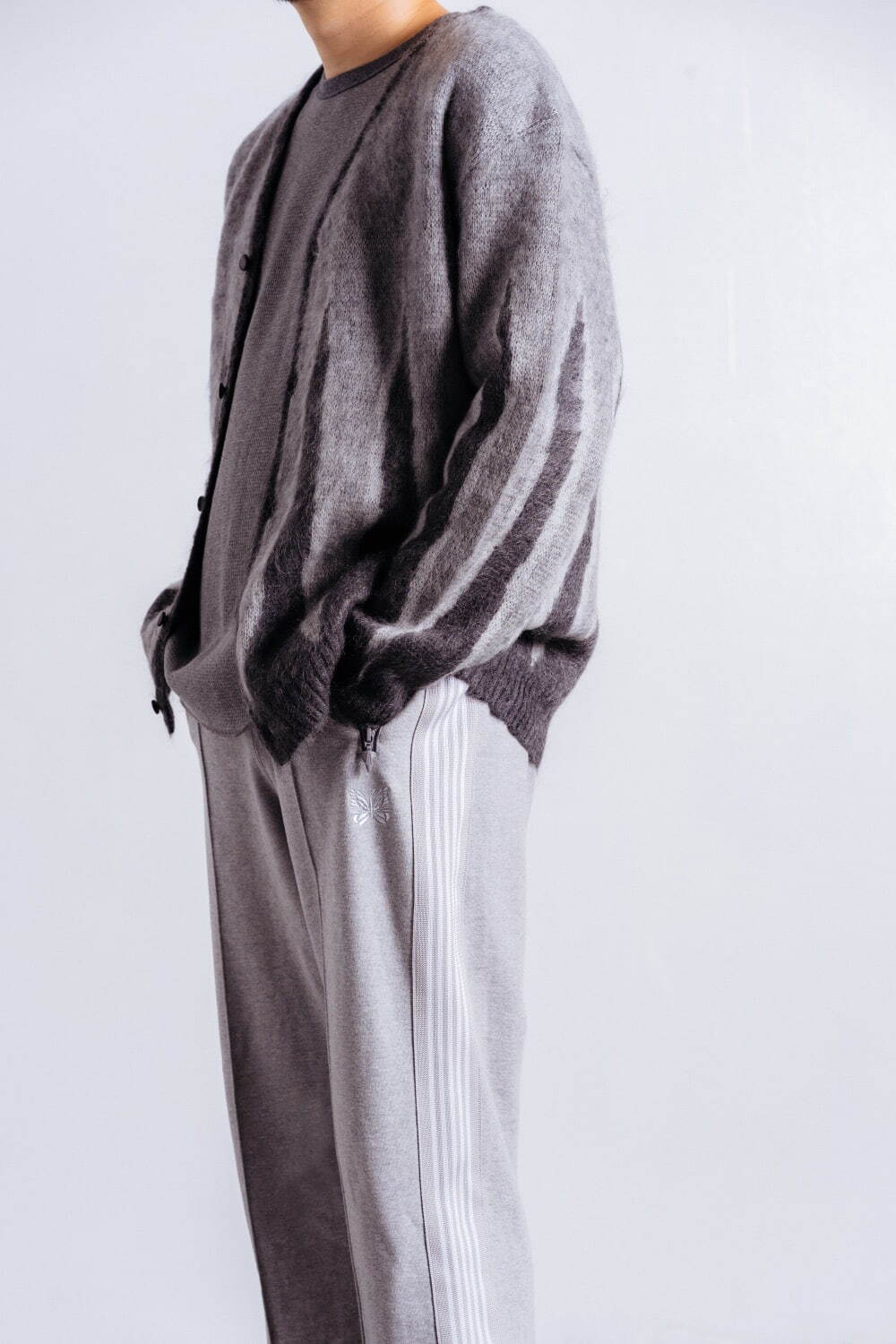 NEEDLES EX MOHAIR CARDIGAN FIRE 29,700円、NEEDLES EX TRACK PANT SWEAT 27,500円