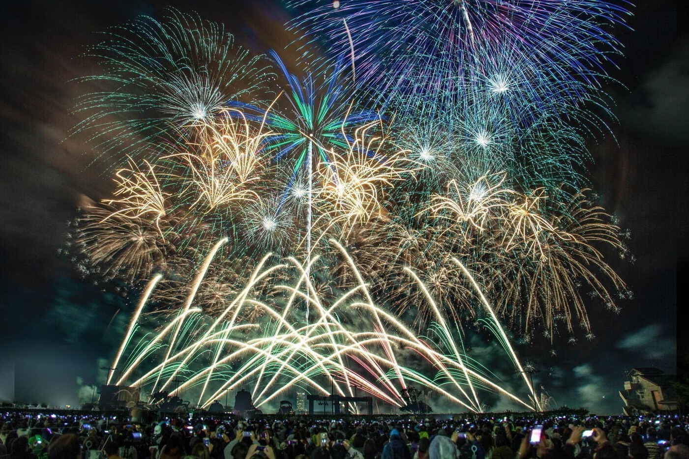 「みやざきシーサイド芸術花火」