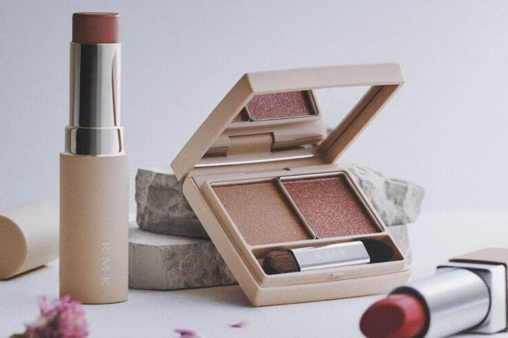 RMK2022年春コスメ、“くすみベリー色”の3WAYカラースティックやベリー色カラーマスカラ