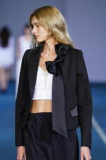 タエ アシダ 2022年春夏コレクション - 躍動する光の軌跡｜写真3