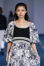 タエ アシダ 2022年春夏コレクション - 躍動する光の軌跡｜写真26