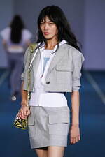 タエ アシダ 2022年春夏コレクション - 躍動する光の軌跡｜写真49