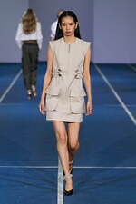 タエ アシダ 2022年春夏コレクション - 躍動する光の軌跡｜写真54