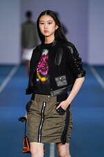 タエ アシダ 2022年春夏コレクション - 躍動する光の軌跡｜写真63