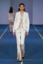 タエ アシダ 2022年春夏コレクション - 躍動する光の軌跡｜写真82