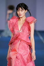 タエ アシダ 2022年春夏コレクション - 躍動する光の軌跡｜写真92