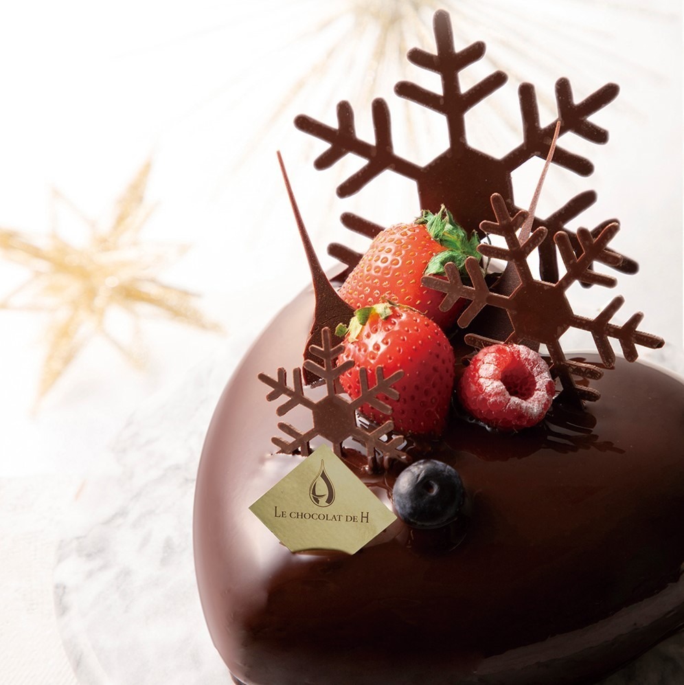 〈ル ショコラ ドゥ アッシュ〉艶やかなハートのチョコレートケーキ