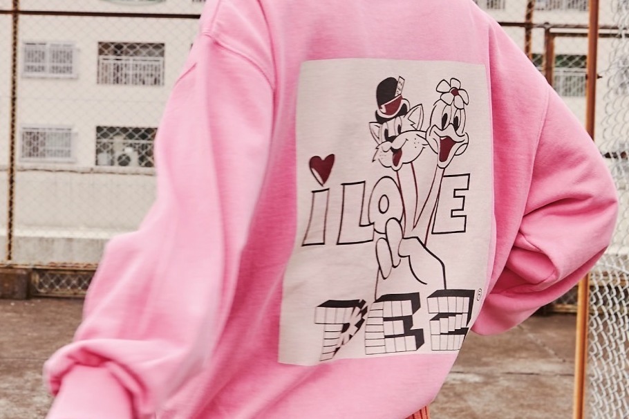 ジュエティとキャンディブランド「ペッツ」がコラボ、ヴィンテージ風プルオーバー