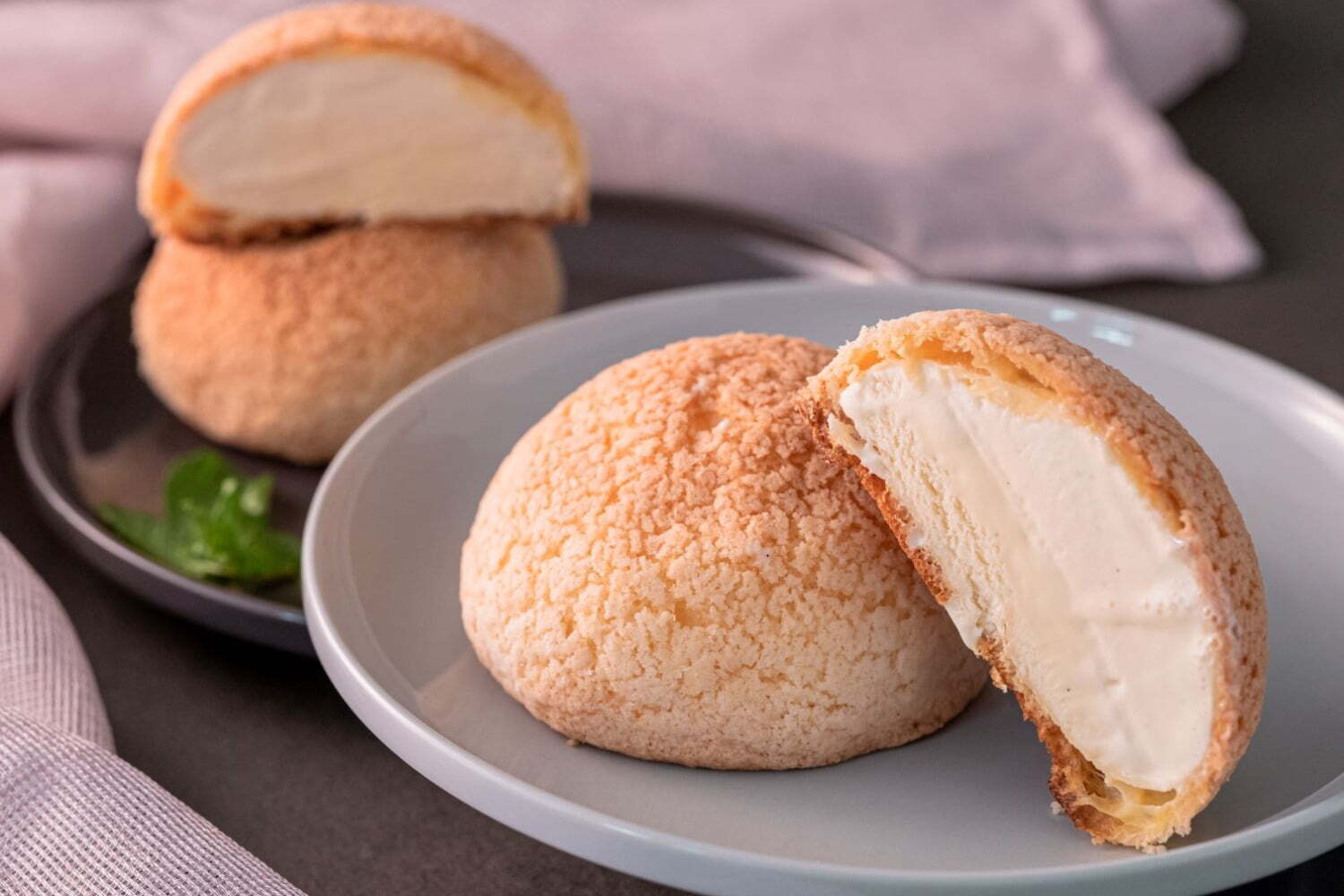 北海道｜“幻のアイス”「メロンパンアイス」リッチな味わいに進化、北海道バター使用“ザクザク”シュー生地で