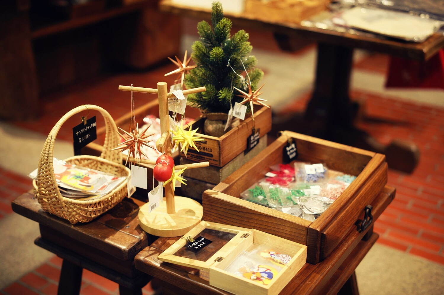 幻想的な“森×古城”のイルミネーションが神戸布引ハーブ園で、クリスマスマーケットも｜写真16