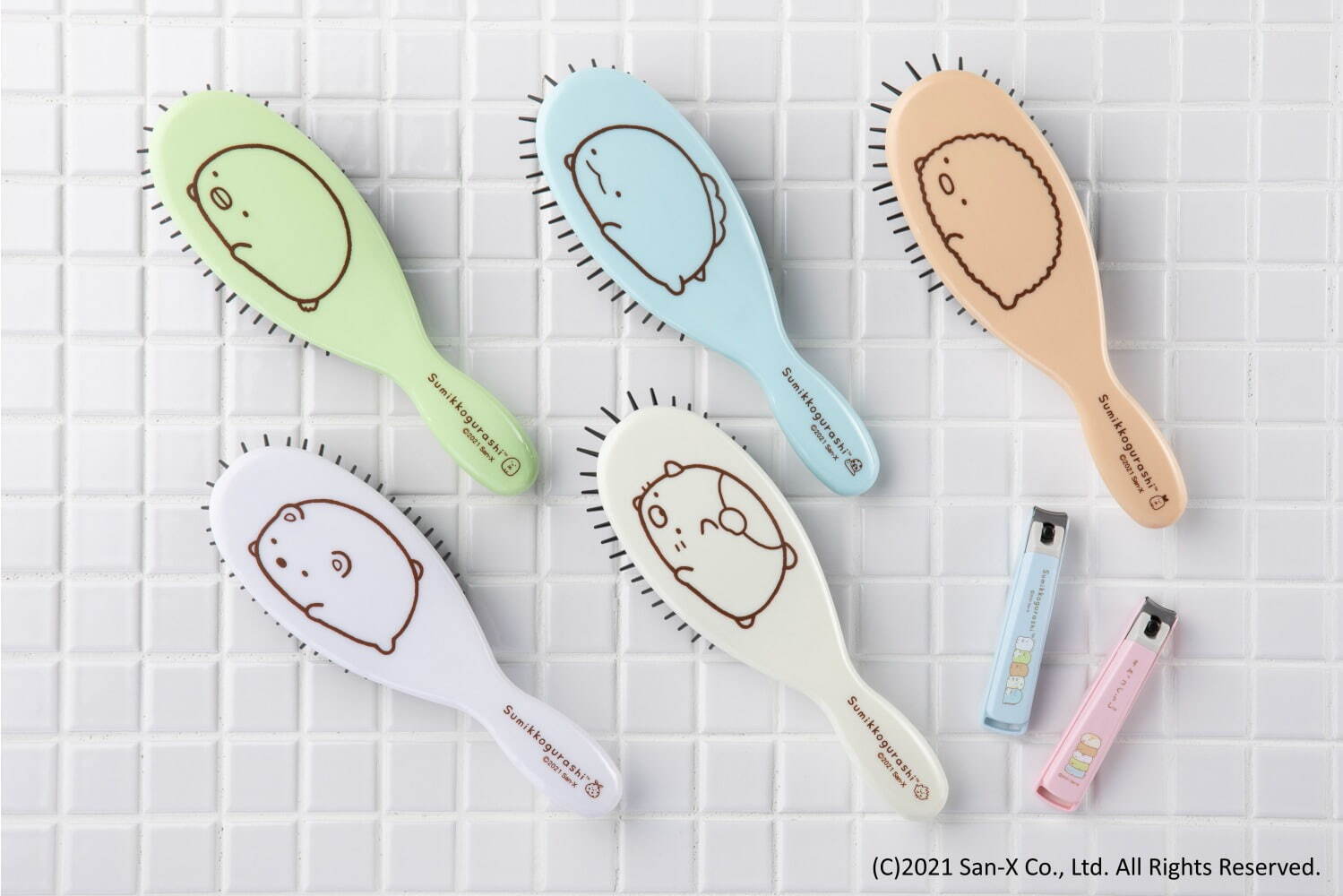 すみっコぐらしポリヘアブラシ 全5種 各660円
すみっコぐらしツメキリS 全2種(ブルー／ピンク) 各715円