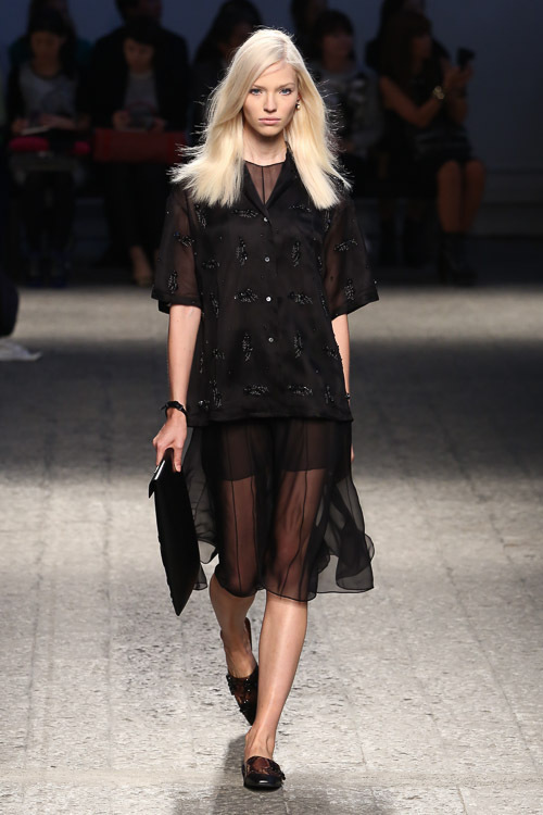 ヌメロ ヴェントゥーノ 14年春夏コレクション リュクスに魅せるバカンスルック ファッションプレス