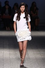 ヌメロ ヴェントゥーノ 2014年春夏コレクション - リュクスに魅せるバカンスルック｜写真29