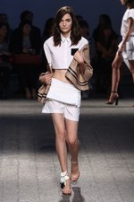 ヌメロ ヴェントゥーノ 2014年春夏コレクション - リュクスに魅せるバカンスルック｜写真31