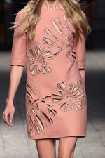 ヌメロ ヴェントゥーノ 2014年春夏コレクション - リュクスに魅せるバカンスルック｜写真41