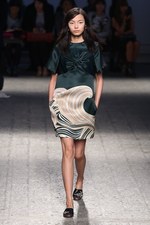 ヌメロ ヴェントゥーノ 2014年春夏コレクション - リュクスに魅せるバカンスルック｜写真45