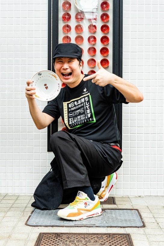 ルコック スポルティフ×天下一品「ラーメン」着想限定スニーカー 