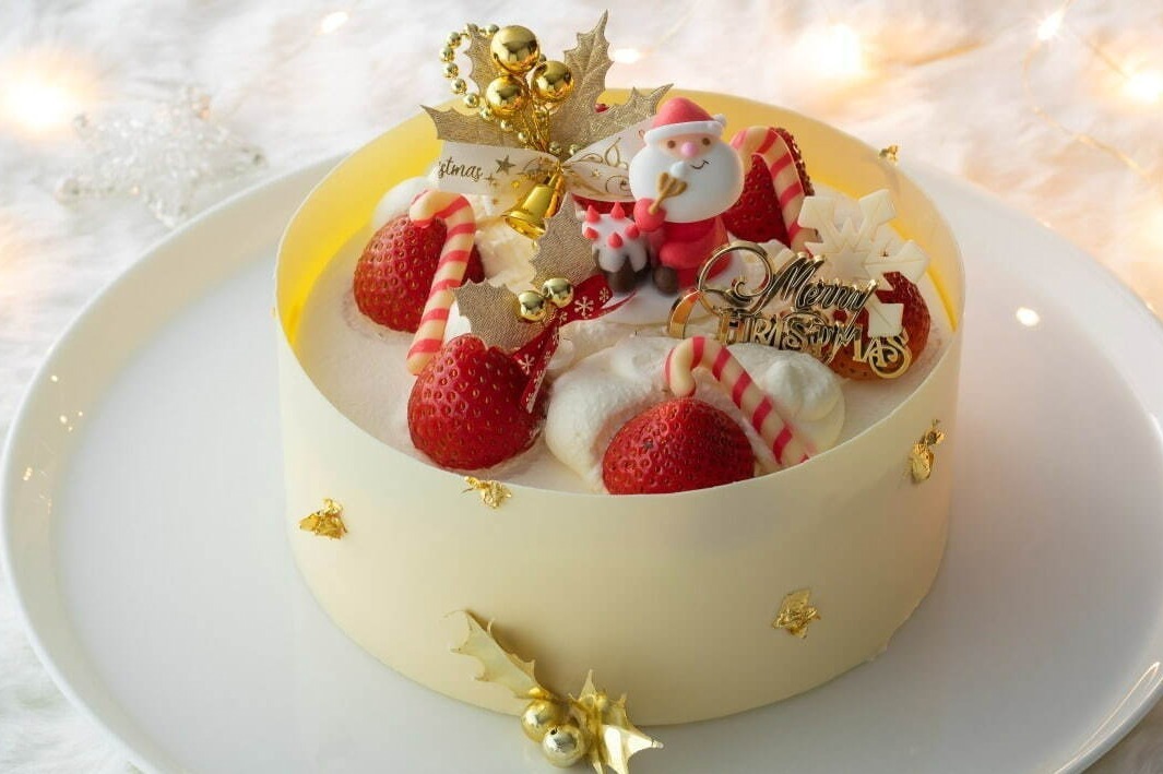 クリスマス｜京都悠洛ホテル Mギャラリー「クリスマスケーキの女王」ショートケーキでクリスマスに降る雪を表現
