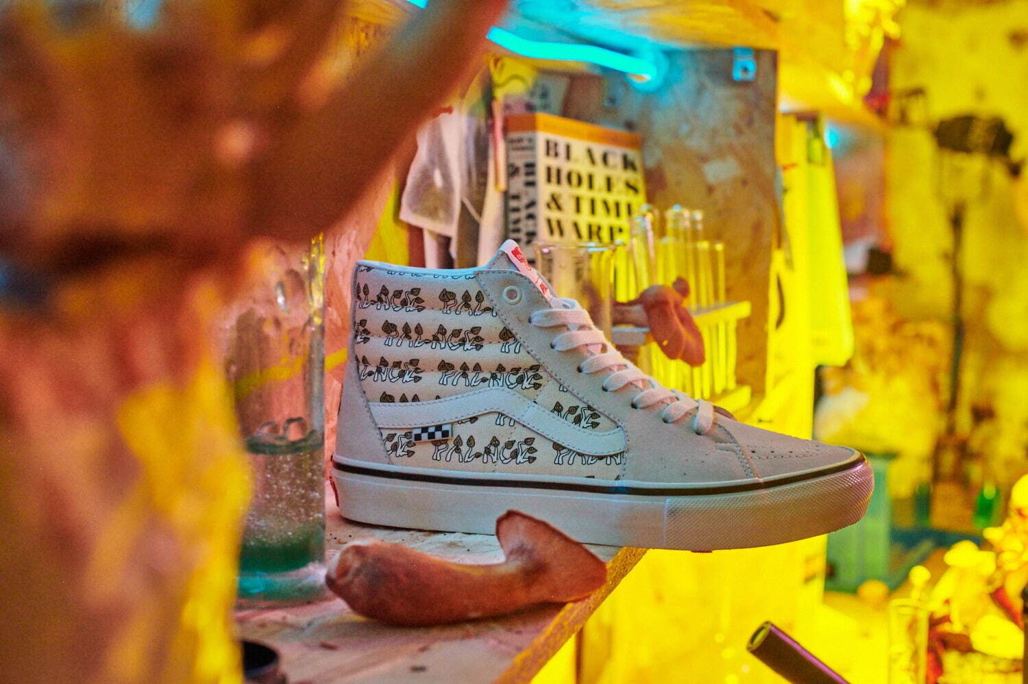 パレス スケートボード × VANSのハイカットスニーカー“マッシュルーム”を描いたアッパー｜写真19