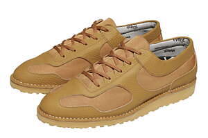 シーイー初のシューズ、レザー×ナイロンアッパーに防水透湿素材をプラス