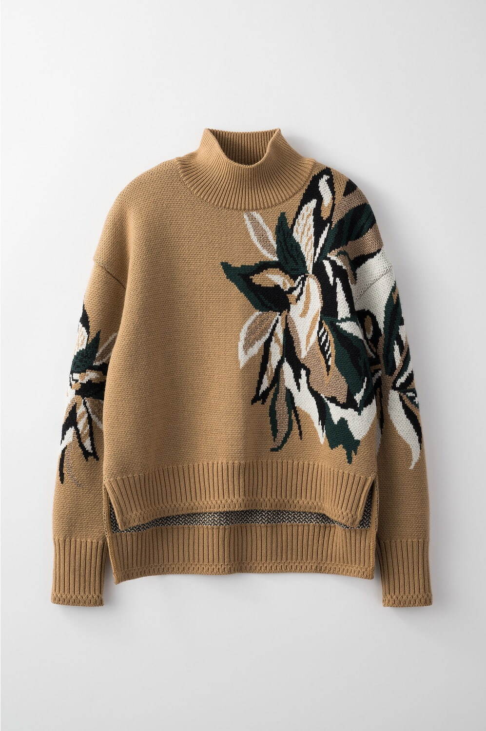 Geometric flower sweater 36,300円