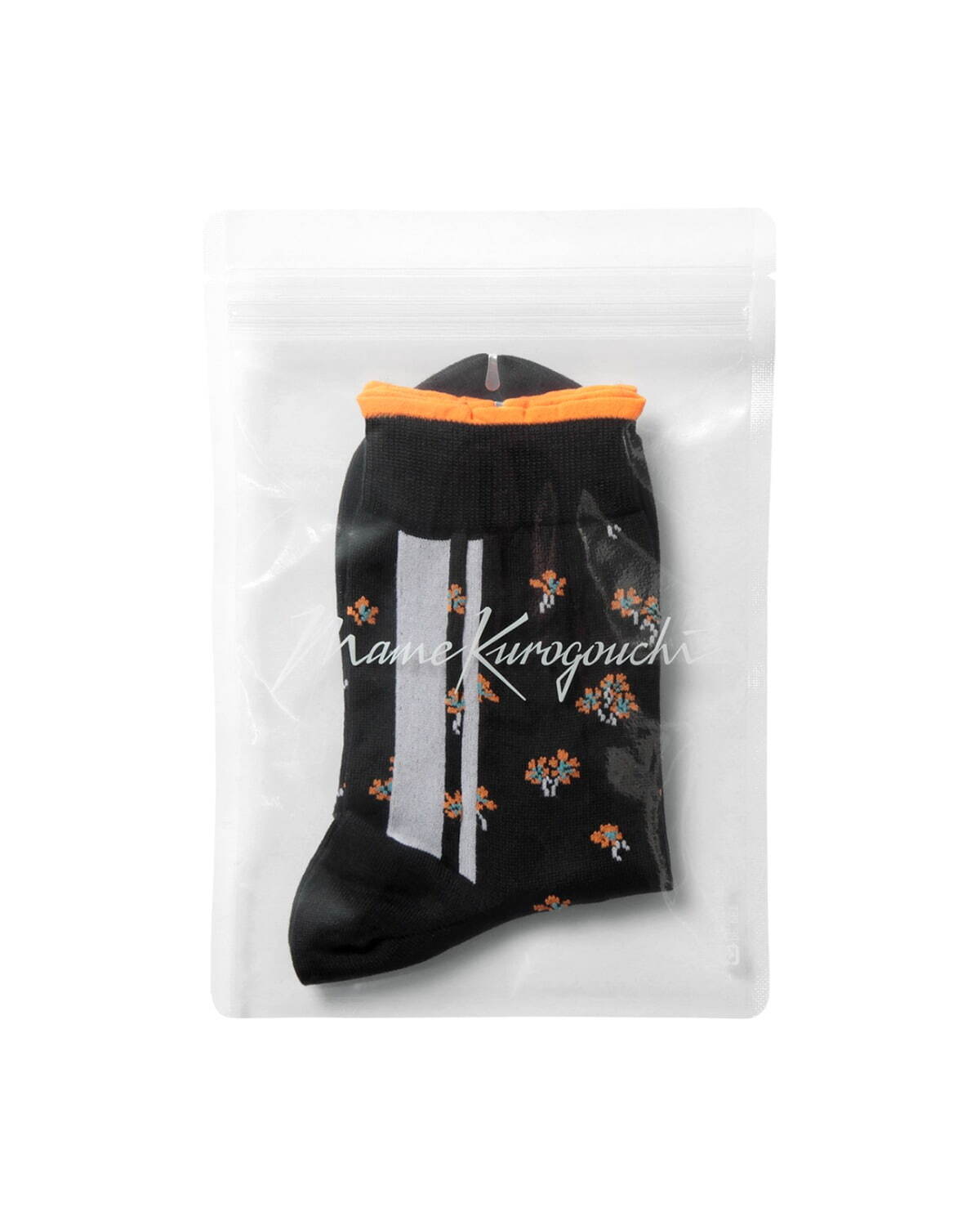 マメ クロゴウチ“金木犀”の小花柄を散りばめたコートやセーター、レースのカフを配したキッズドレスも｜写真17