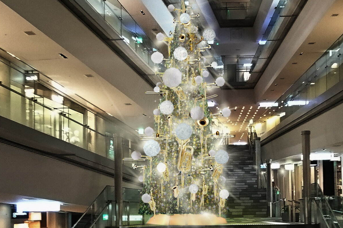 表参道ヒルズのクリスマスイルミネーション21 トランペットなど100本の管楽器が煌めくツリー ファッションプレス